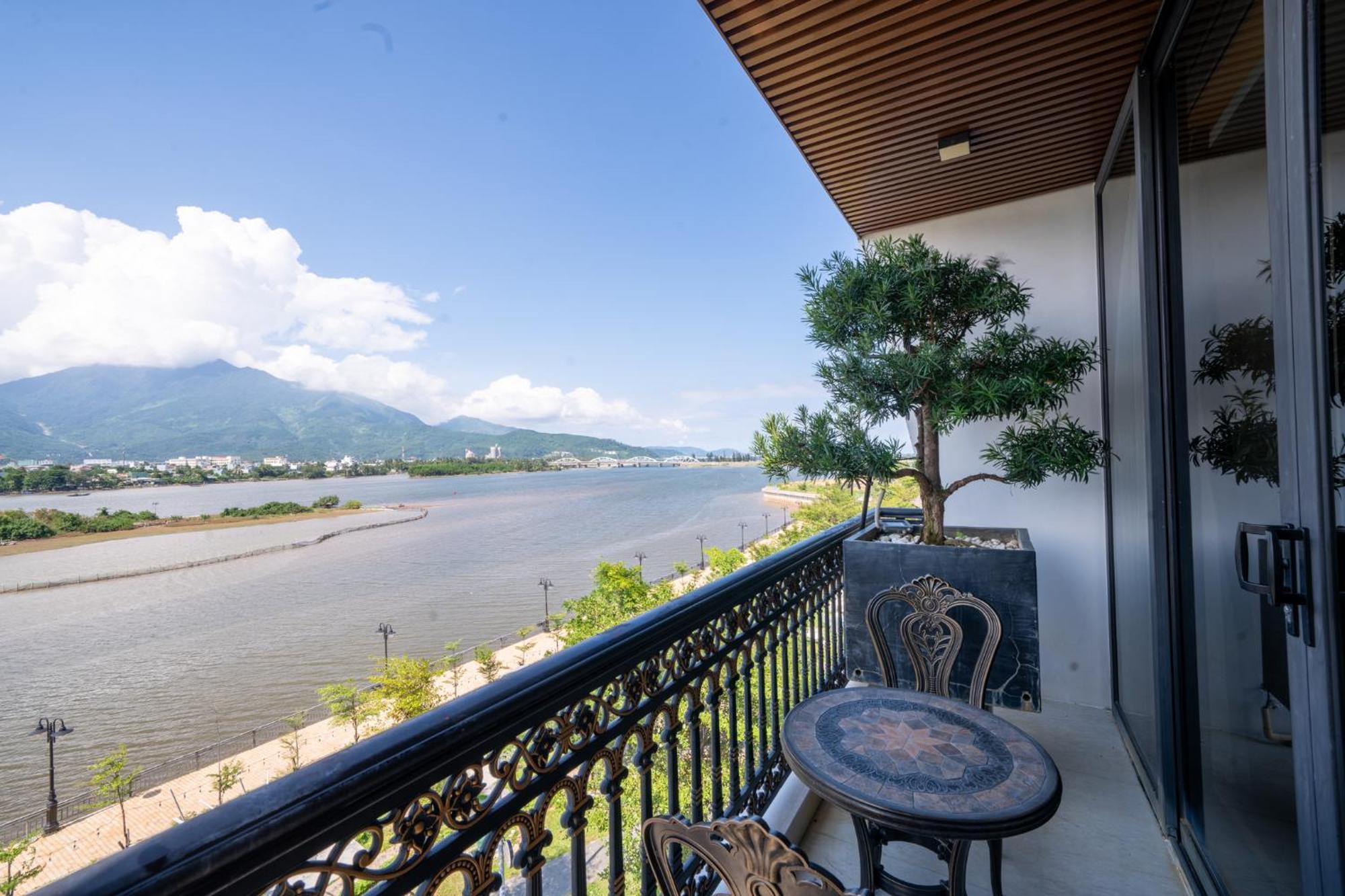 Cami Riverside Resort ダナン市 エクステリア 写真