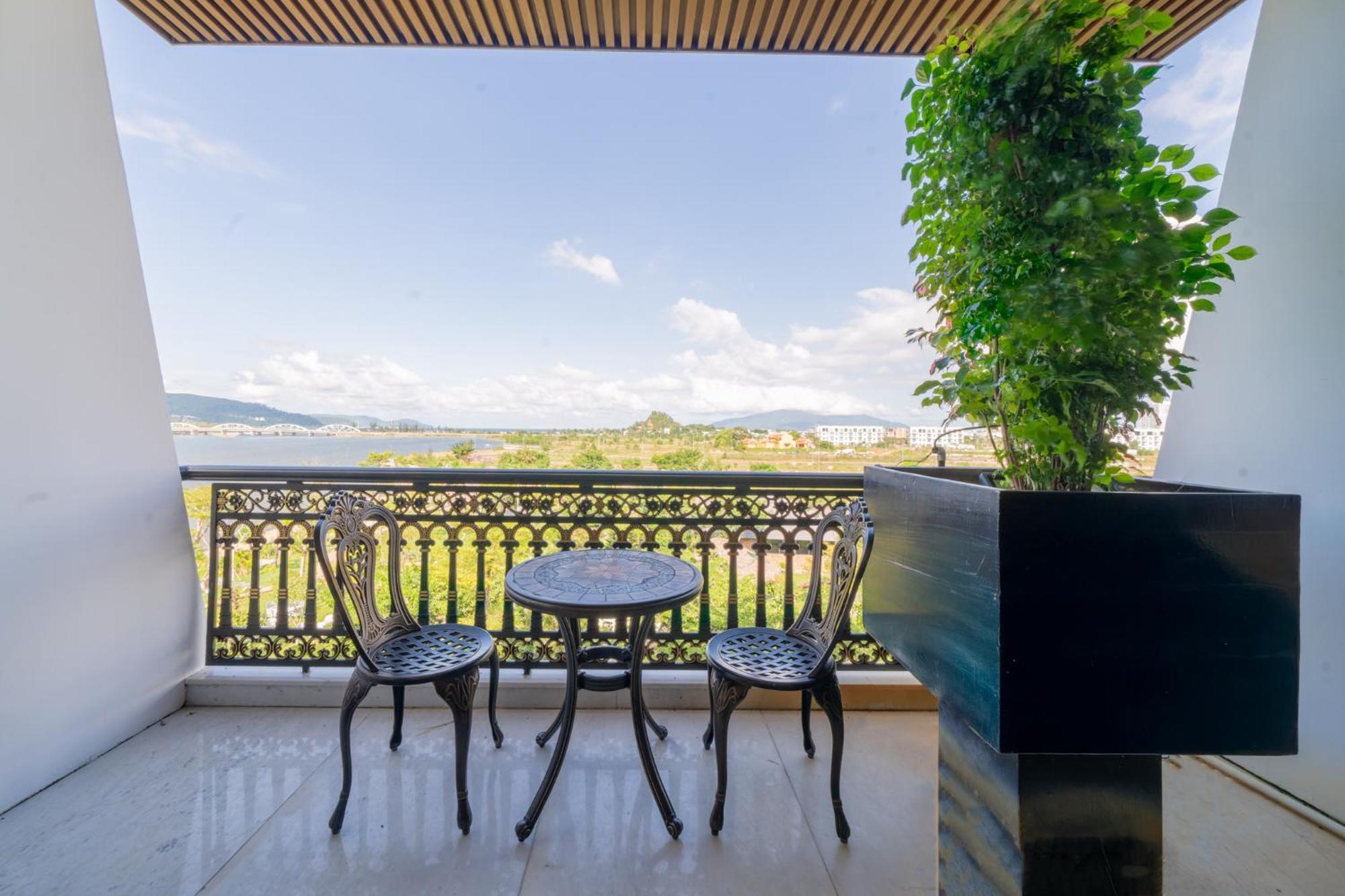 Cami Riverside Resort ダナン市 エクステリア 写真