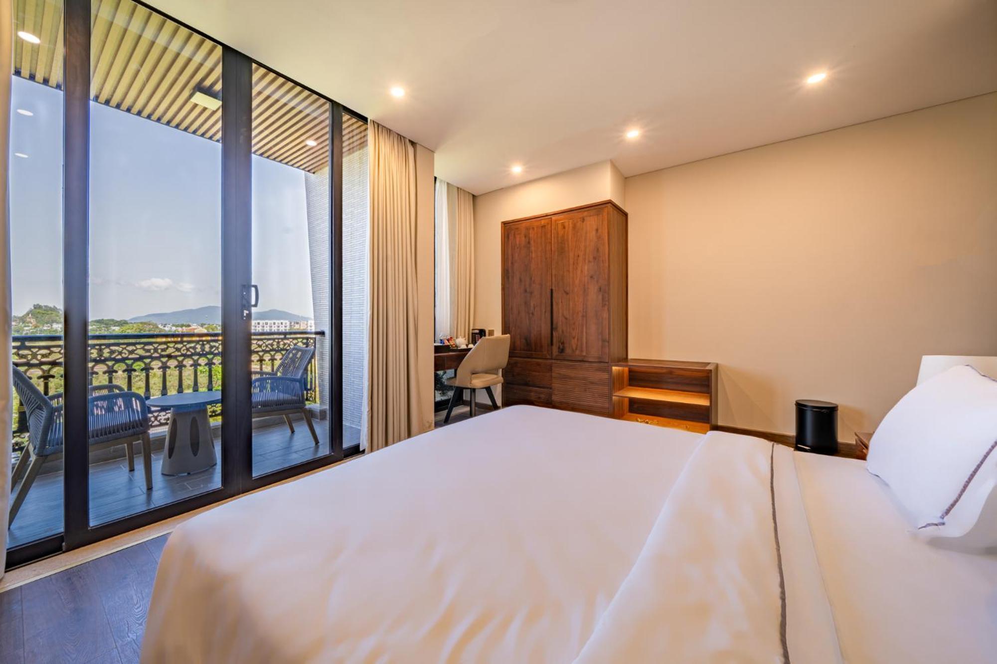 Cami Riverside Resort ダナン市 エクステリア 写真