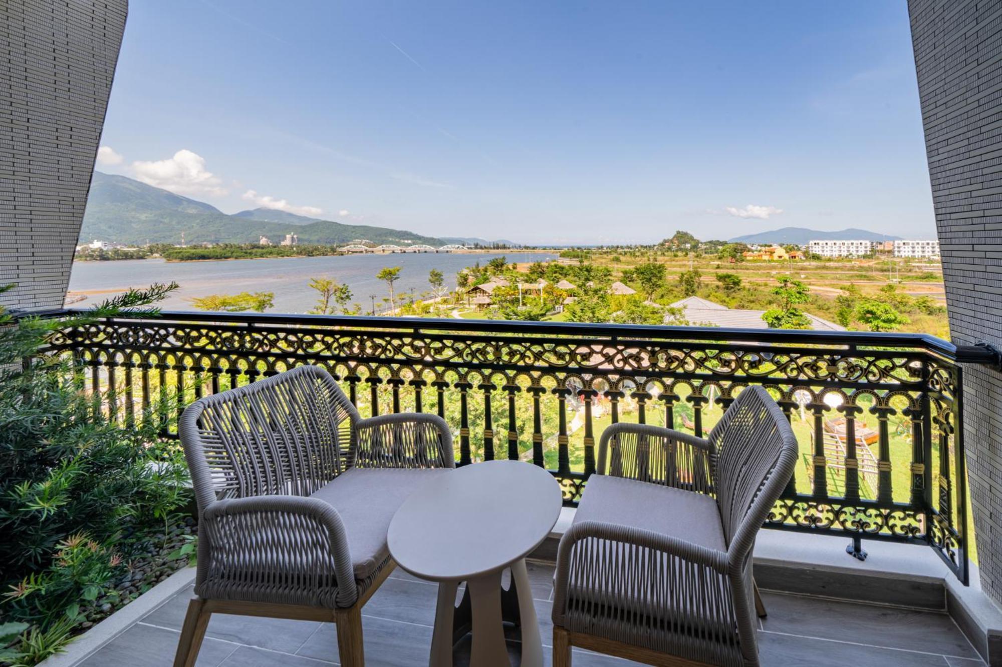 Cami Riverside Resort ダナン市 エクステリア 写真